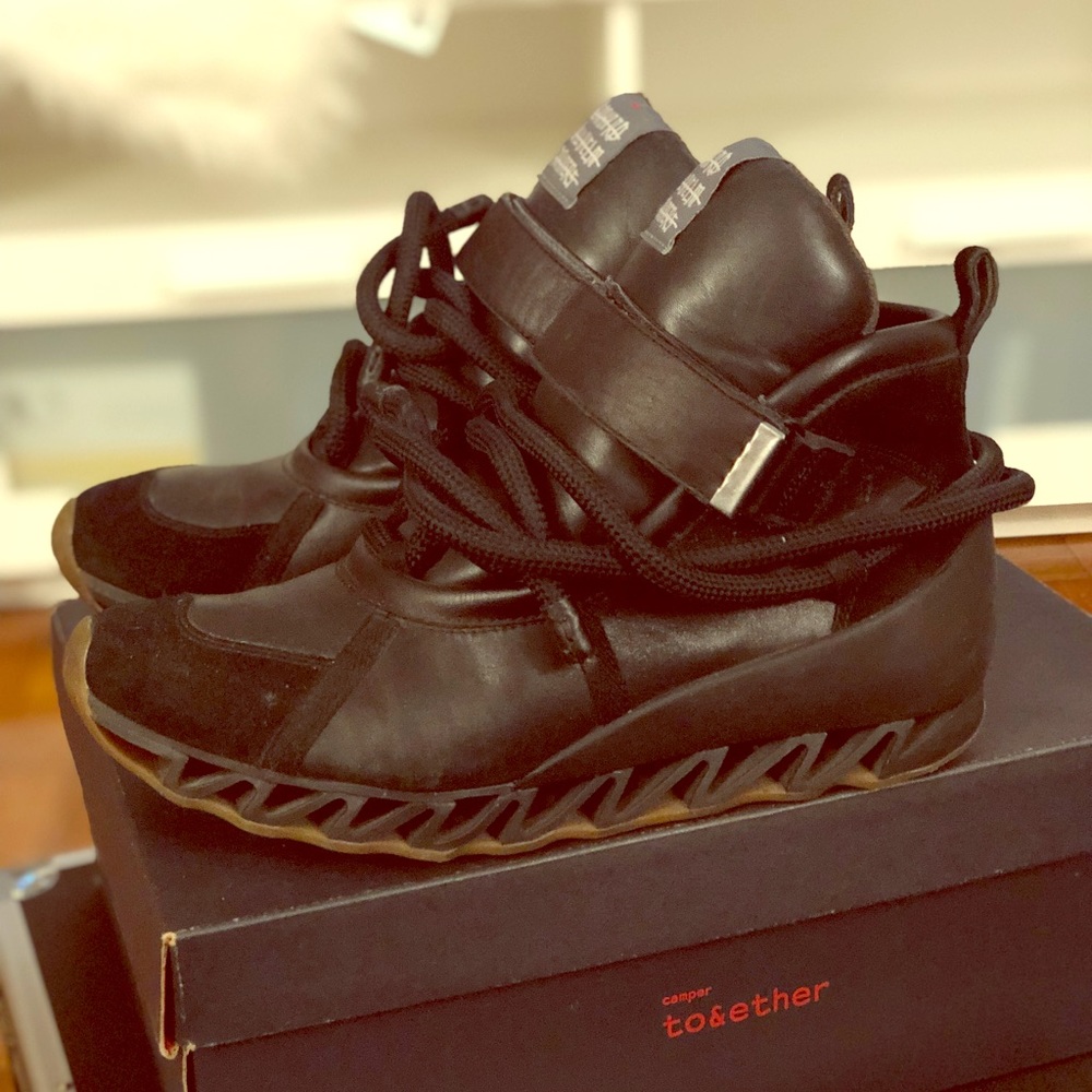 Used Camper “Himalayan” sneaker/boot all black